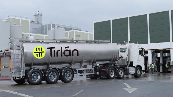 Tirlan truck arriving at Ballyraggart