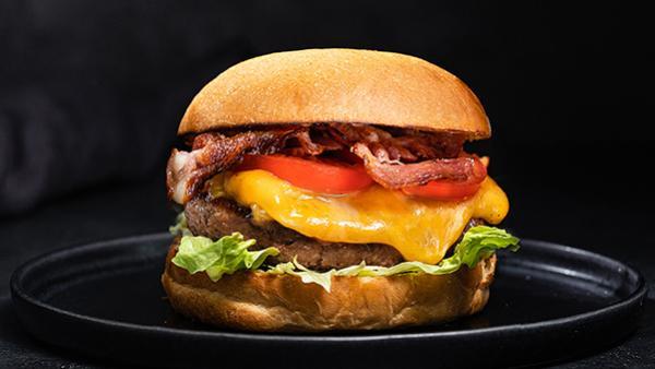 cheese burger with bacon